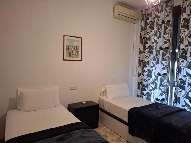 Hostal Palacios Fuencarral image
