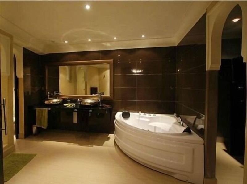 Riad Carllian image