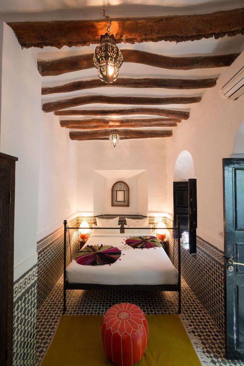 Riad Lhena image