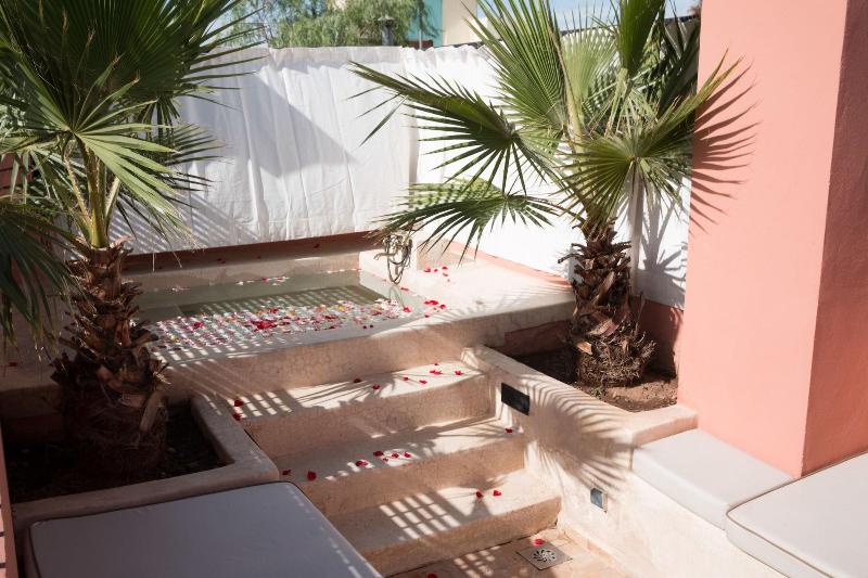 Riad Lhena image