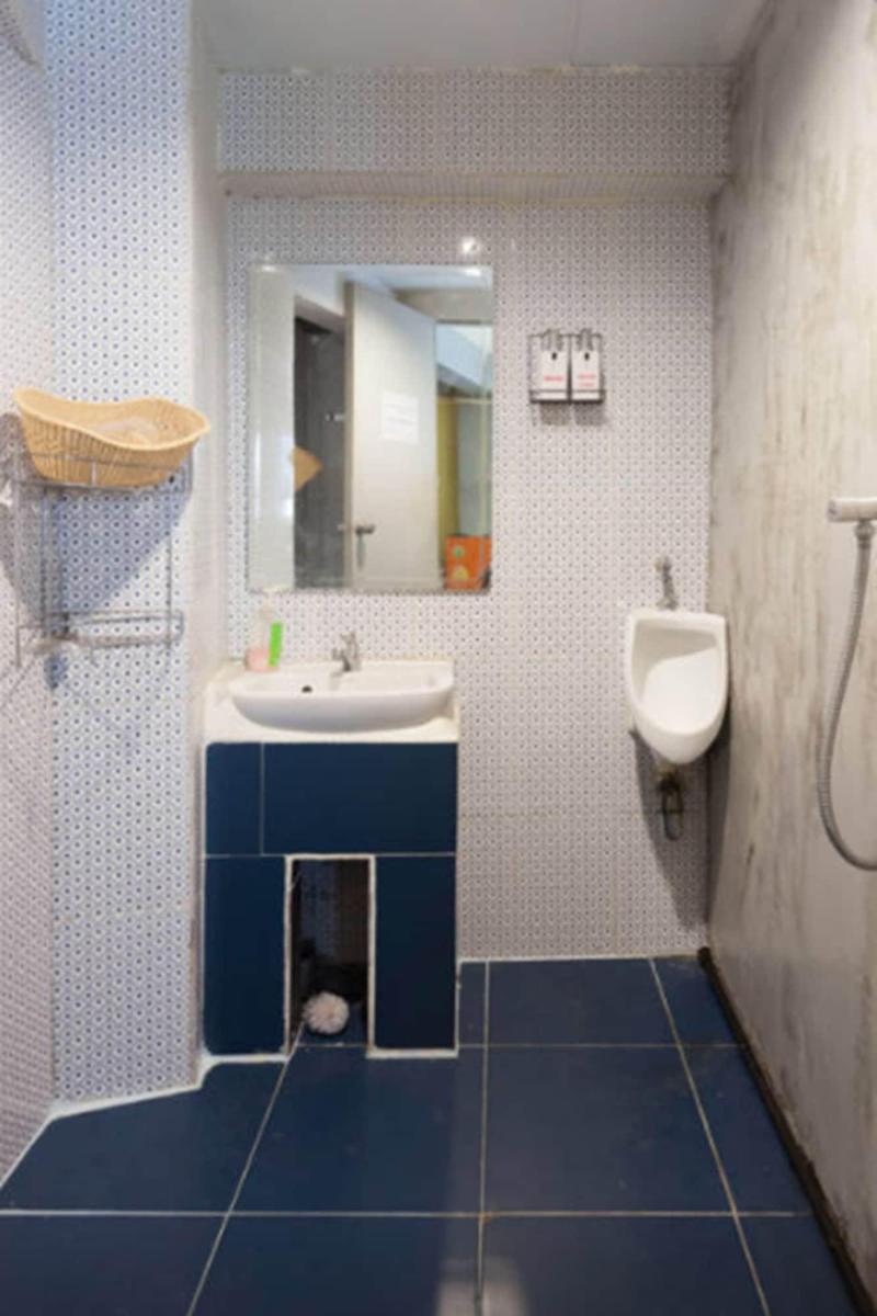 Raw Hostel image