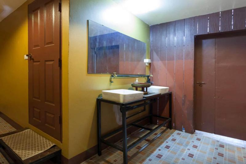 Raw Hostel image