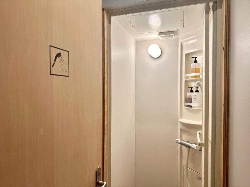 TRAVEL&BOOK HOTEL HULATON CABIN takamatsu - Hostel image