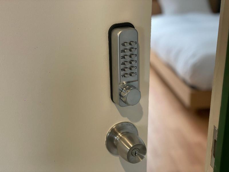 TRAVEL&BOOK HOTEL HULATON CABIN takamatsu - Hostel image