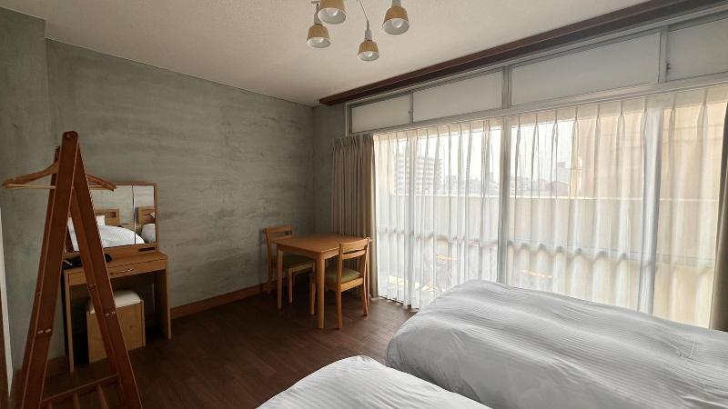 TRAVEL&BOOK HOTEL HULATON CABIN takamatsu - Hostel image