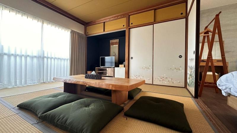 TRAVEL&BOOK HOTEL HULATON CABIN takamatsu - Hostel image