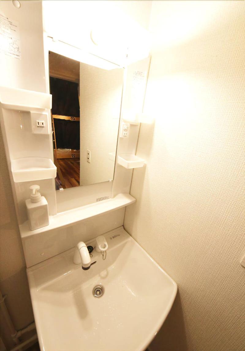 Coins Hostel Tenjin image