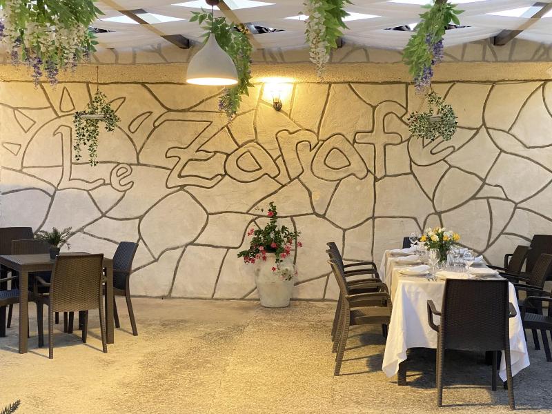 Le Zarafe image