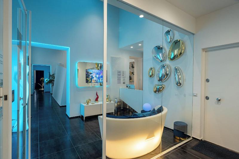 Skyhouse Chiaia image