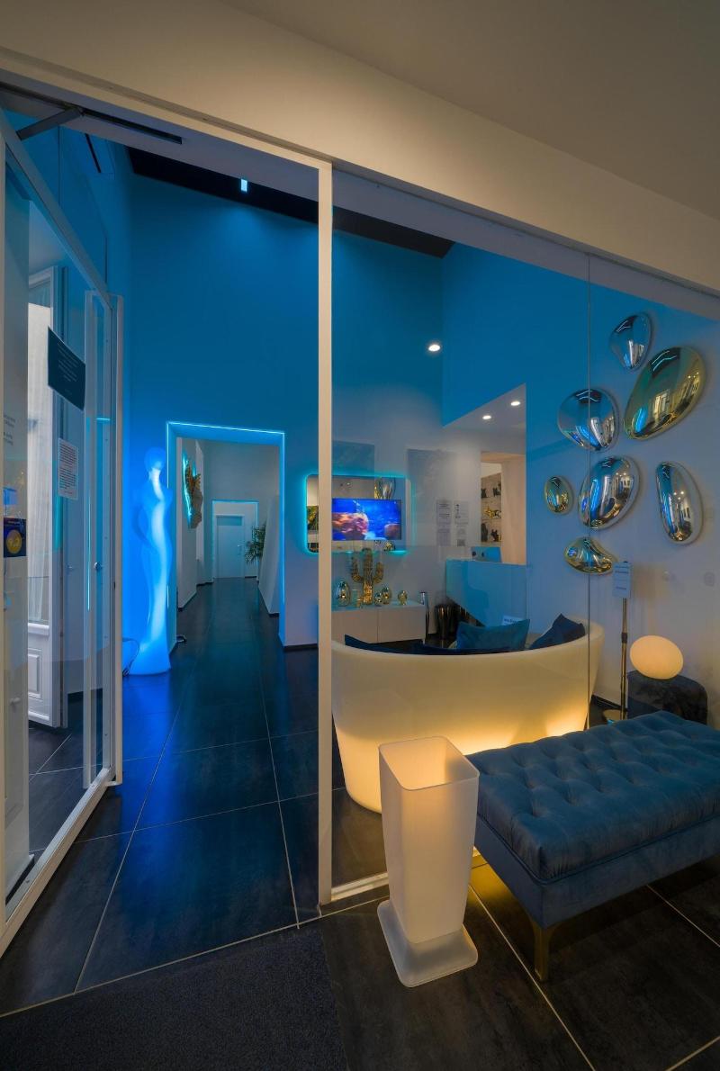 Skyhouse Chiaia image