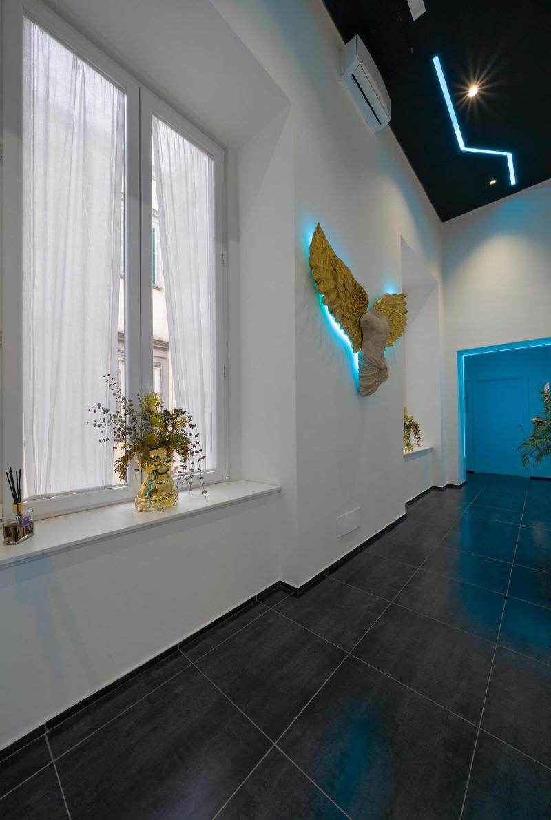 Skyhouse Chiaia image