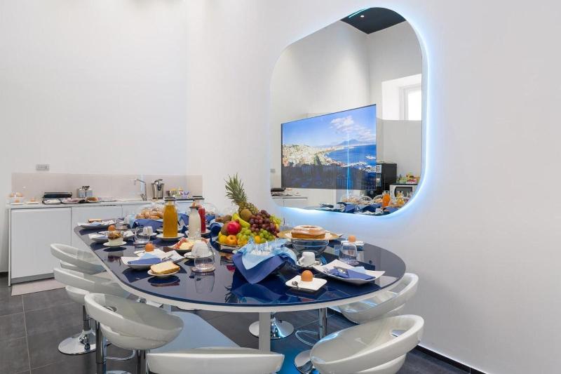 Skyhouse Chiaia image