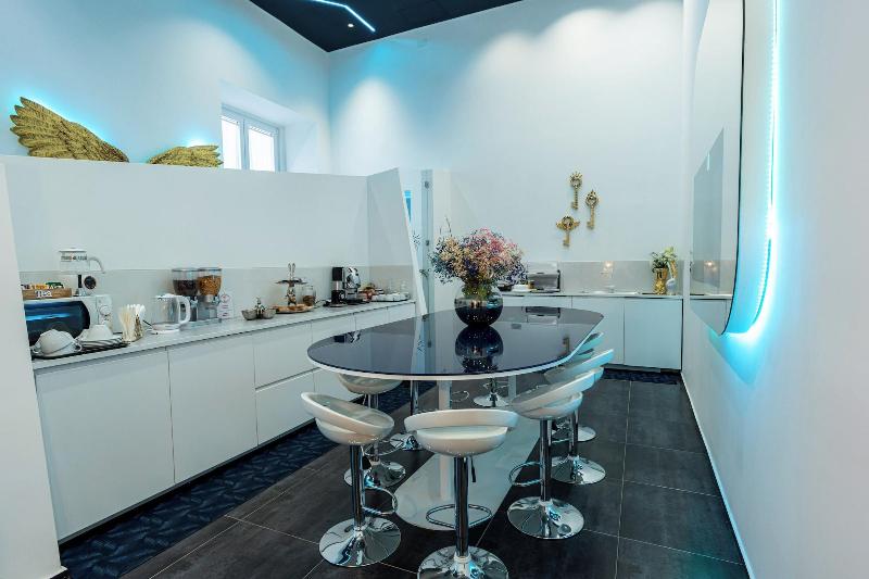 Skyhouse Chiaia image