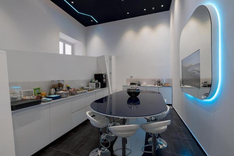 Skyhouse Chiaia image