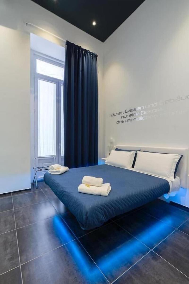 Skyhouse Chiaia image