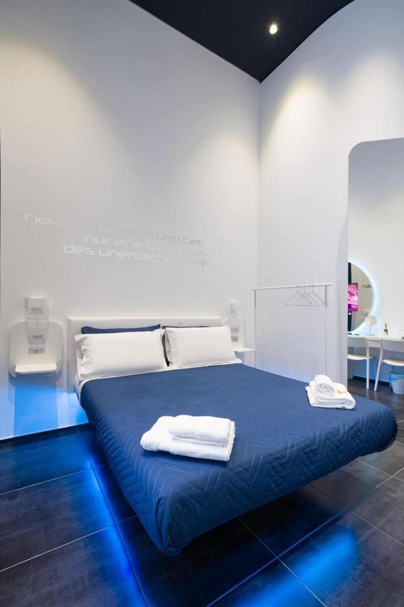 Skyhouse Chiaia image