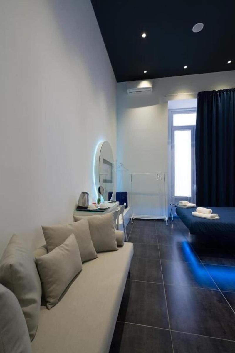 Skyhouse Chiaia image