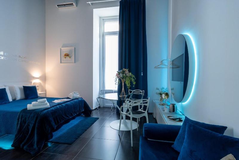 Skyhouse Chiaia image