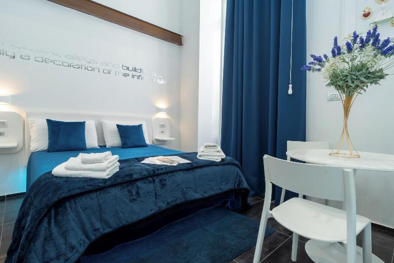 Skyhouse Chiaia image