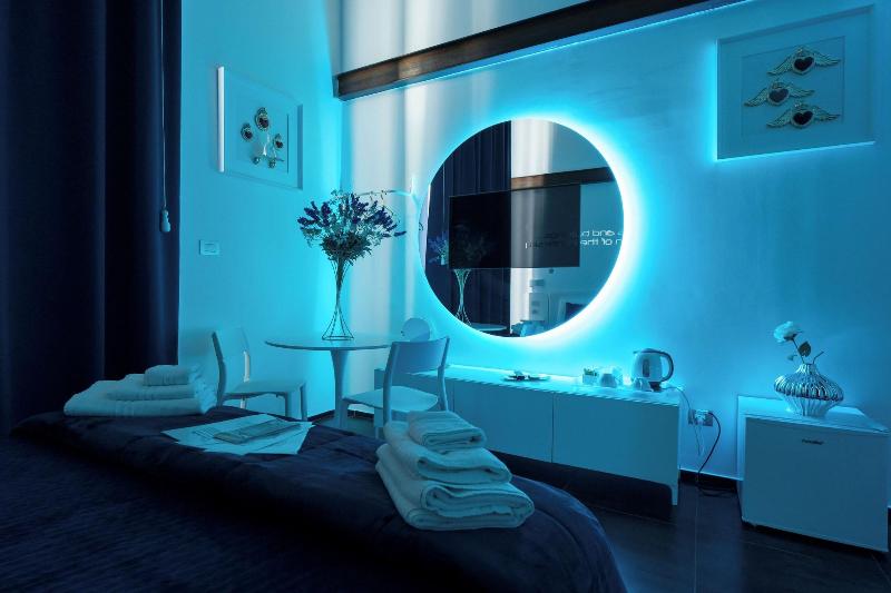 Skyhouse Chiaia image