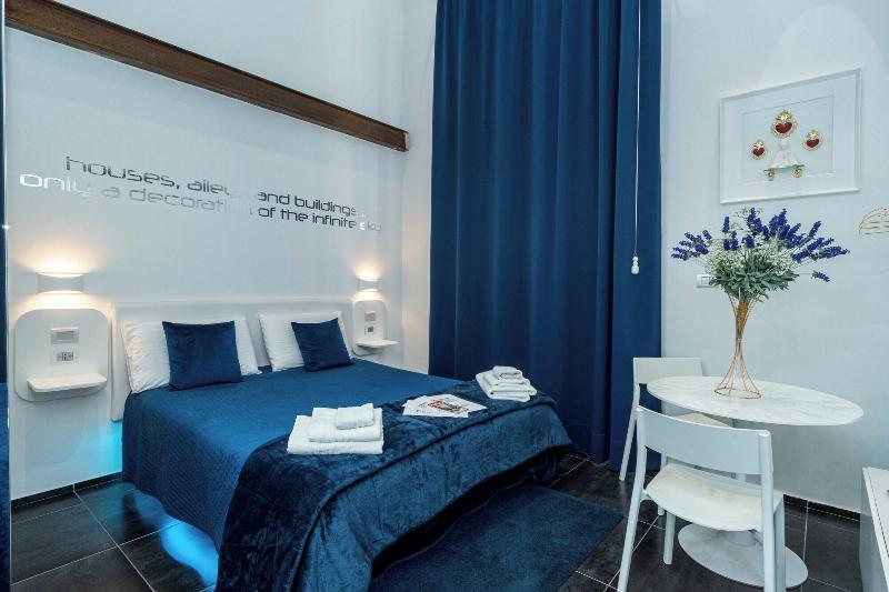 Skyhouse Chiaia image