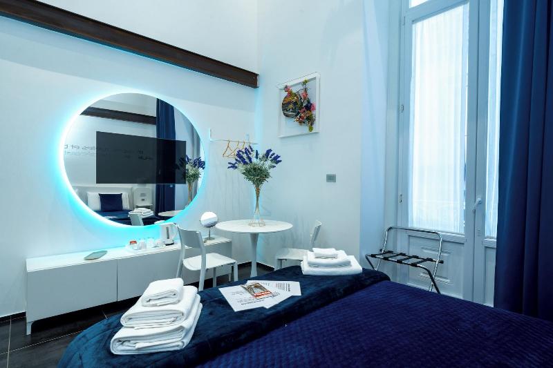 Skyhouse Chiaia image