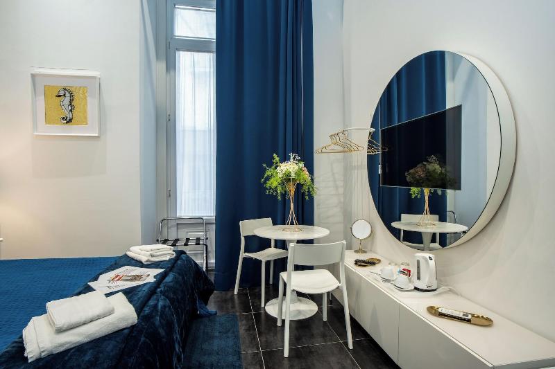 Skyhouse Chiaia image