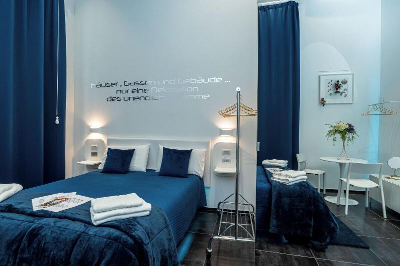 Skyhouse Chiaia image