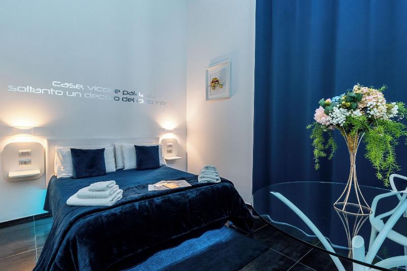 Skyhouse Chiaia image
