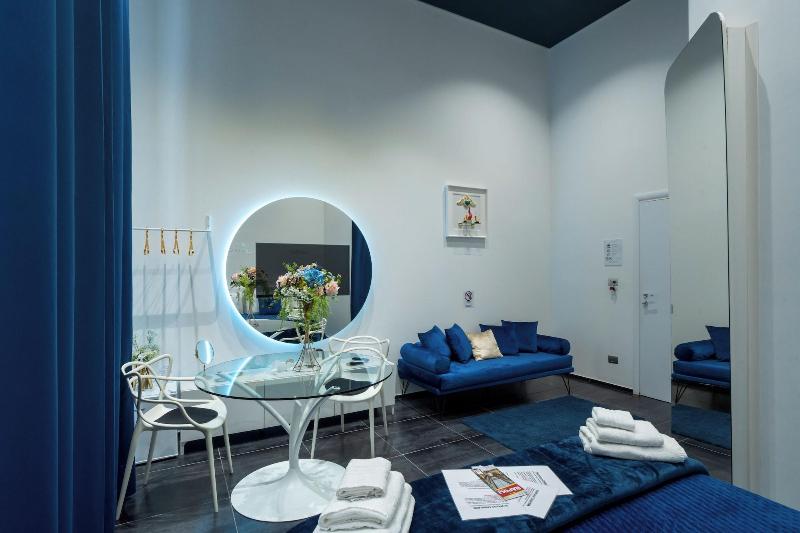Skyhouse Chiaia image