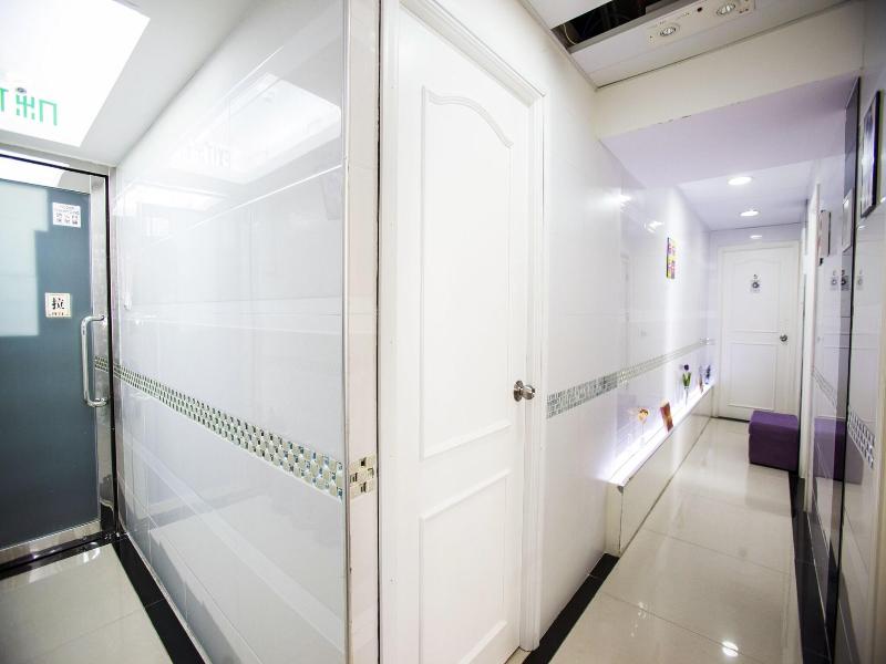 Happy Bee Hostel image