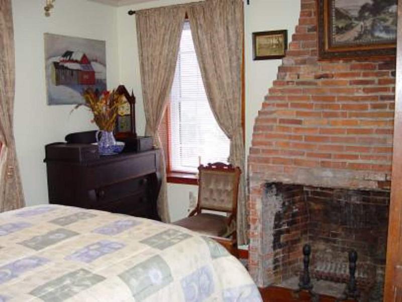 Old Winterport Commercial House image