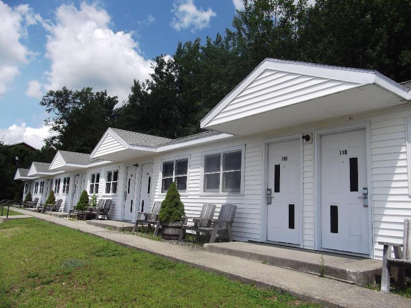 White Birches Motel image