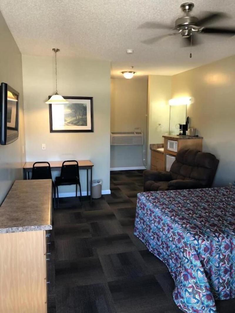 Weiss Lake Lodge image