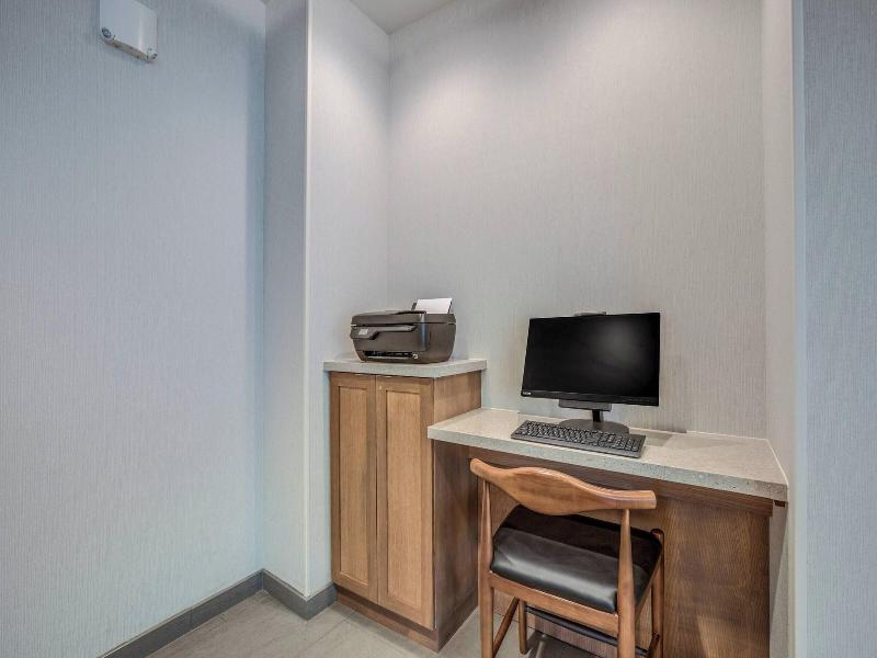 Fairfield Inn & Suites by Marriott Whitewater image