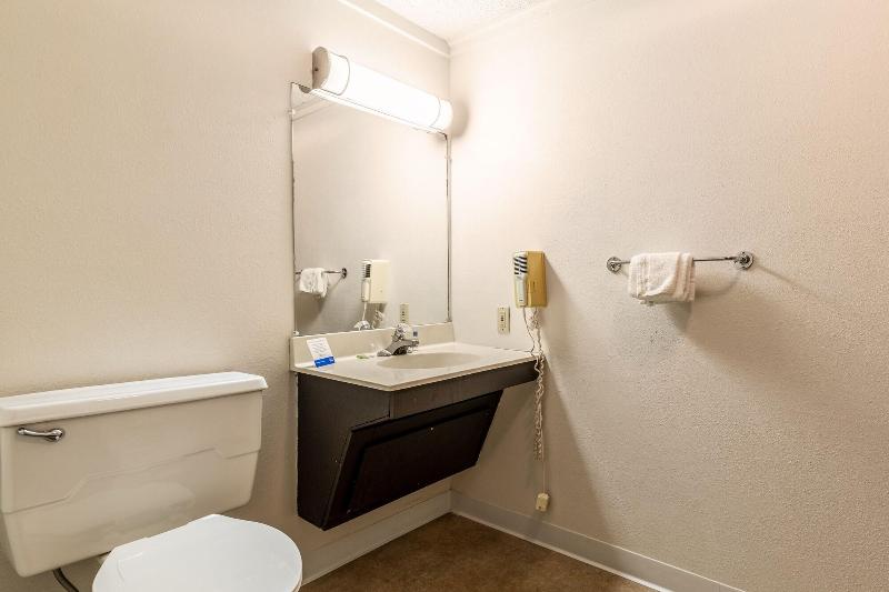 Value Inn Kenosha I-94 Exit 344 image
