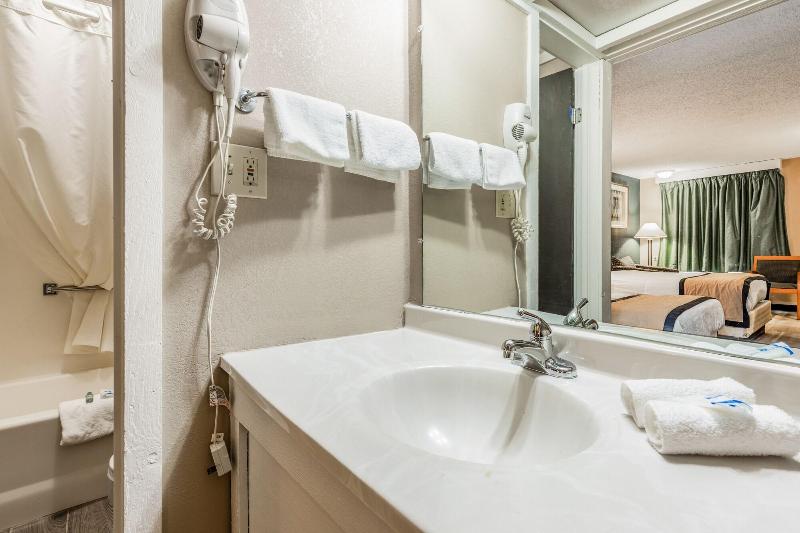 Value Inn Kenosha I-94 Exit 344 image