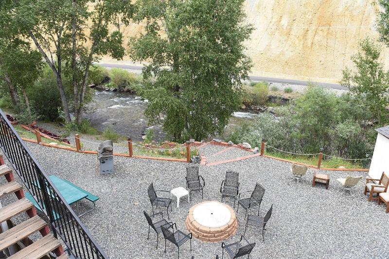 Argo Inn And Suites image