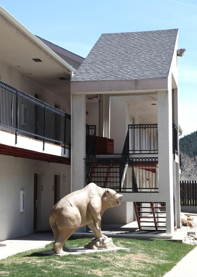 Argo Inn And Suites image