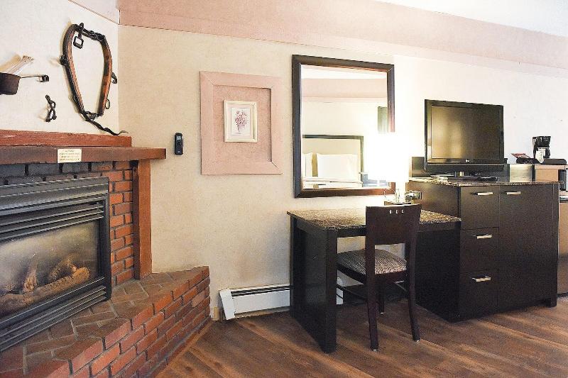 Argo Inn And Suites image