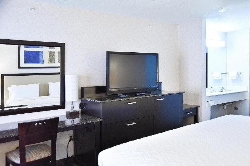 Argo Inn And Suites image