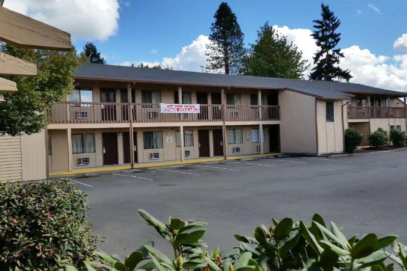Centralia Inn