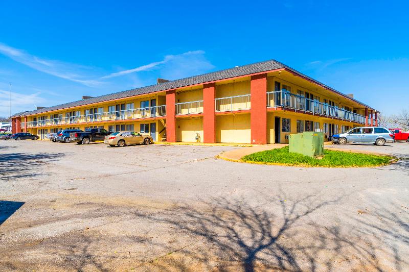 Castle Inn & Suites By OYO Chickasha