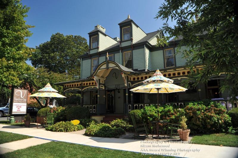 Vandiver Inn image