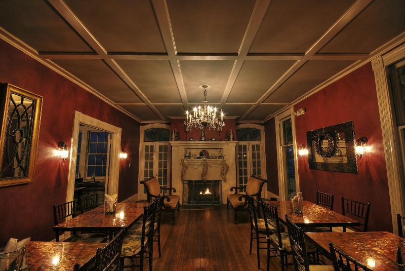 Vandiver Inn image