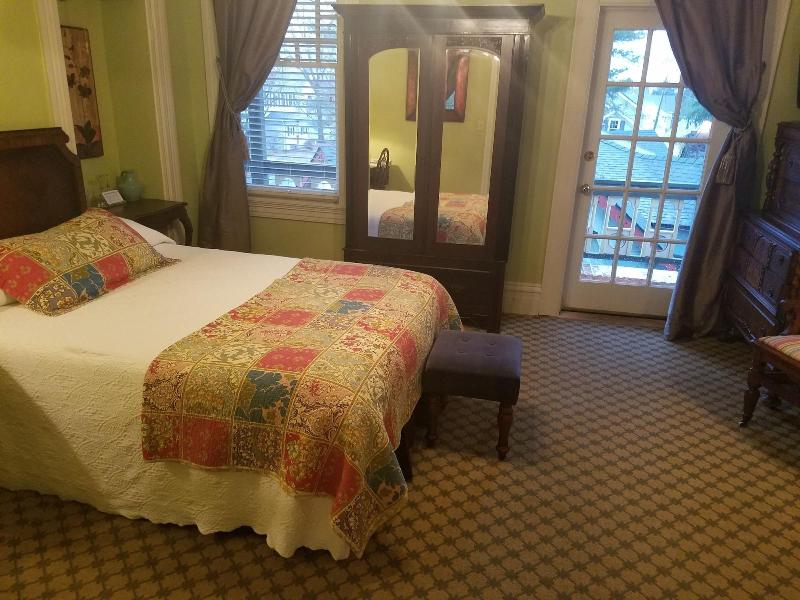 Vandiver Inn image