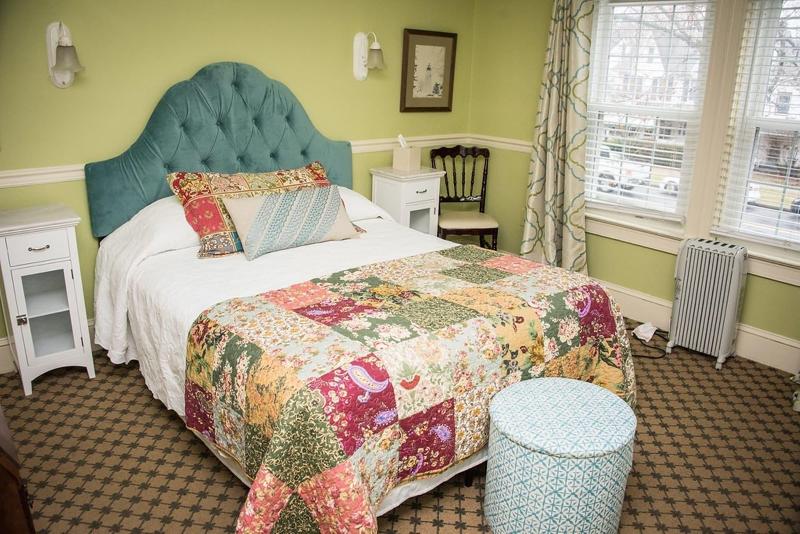 Vandiver Inn image