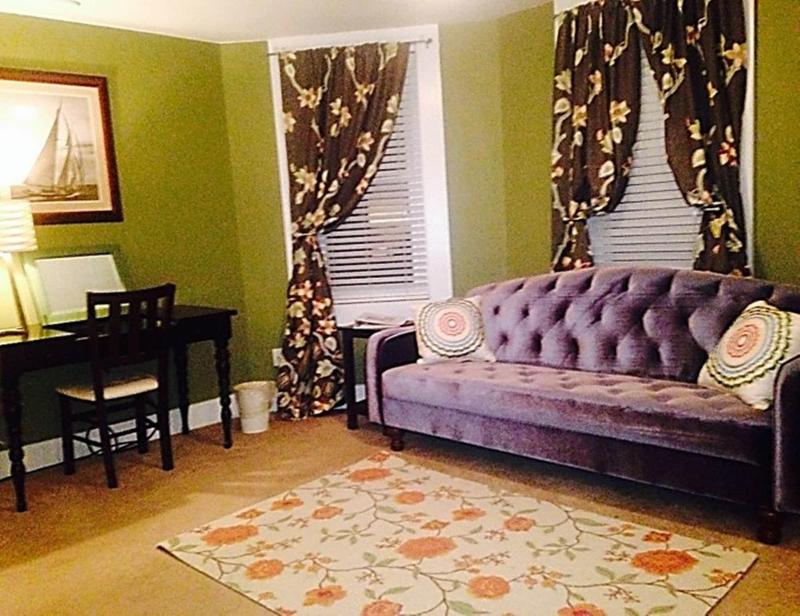 Vandiver Inn image