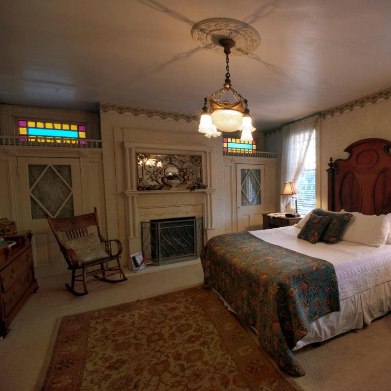 Vandiver Inn image
