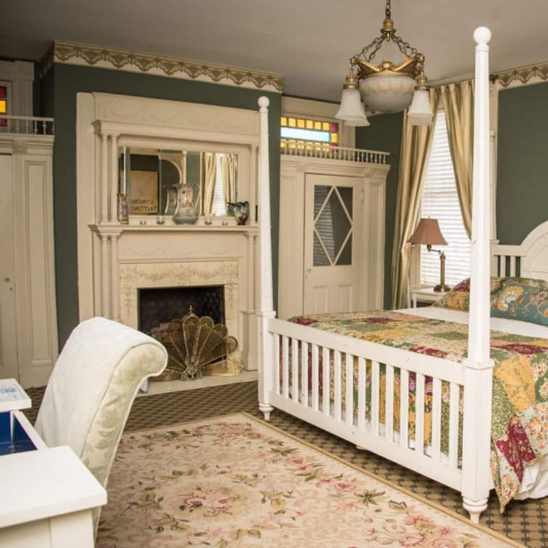 Vandiver Inn image